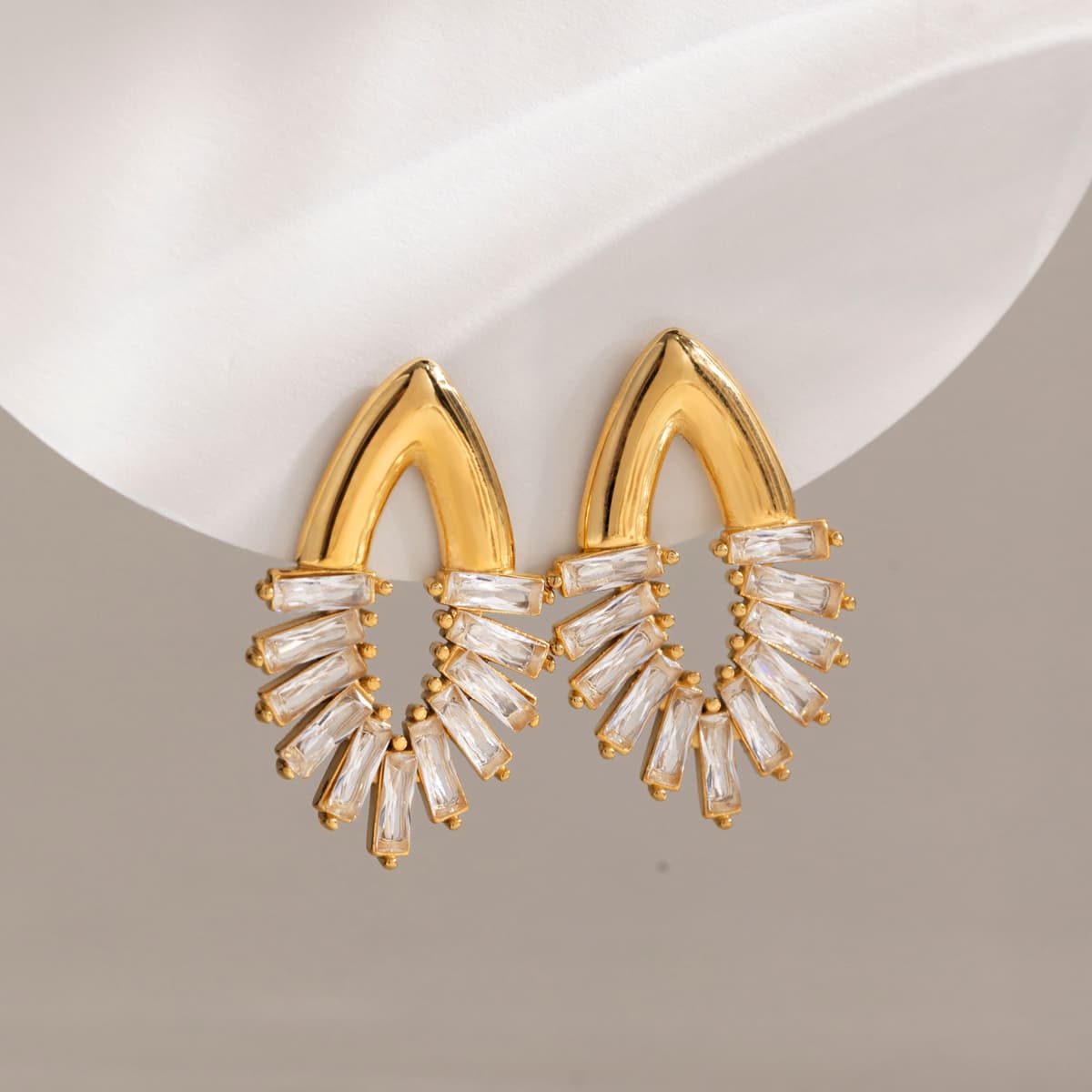 Zirconia Hollow Earring